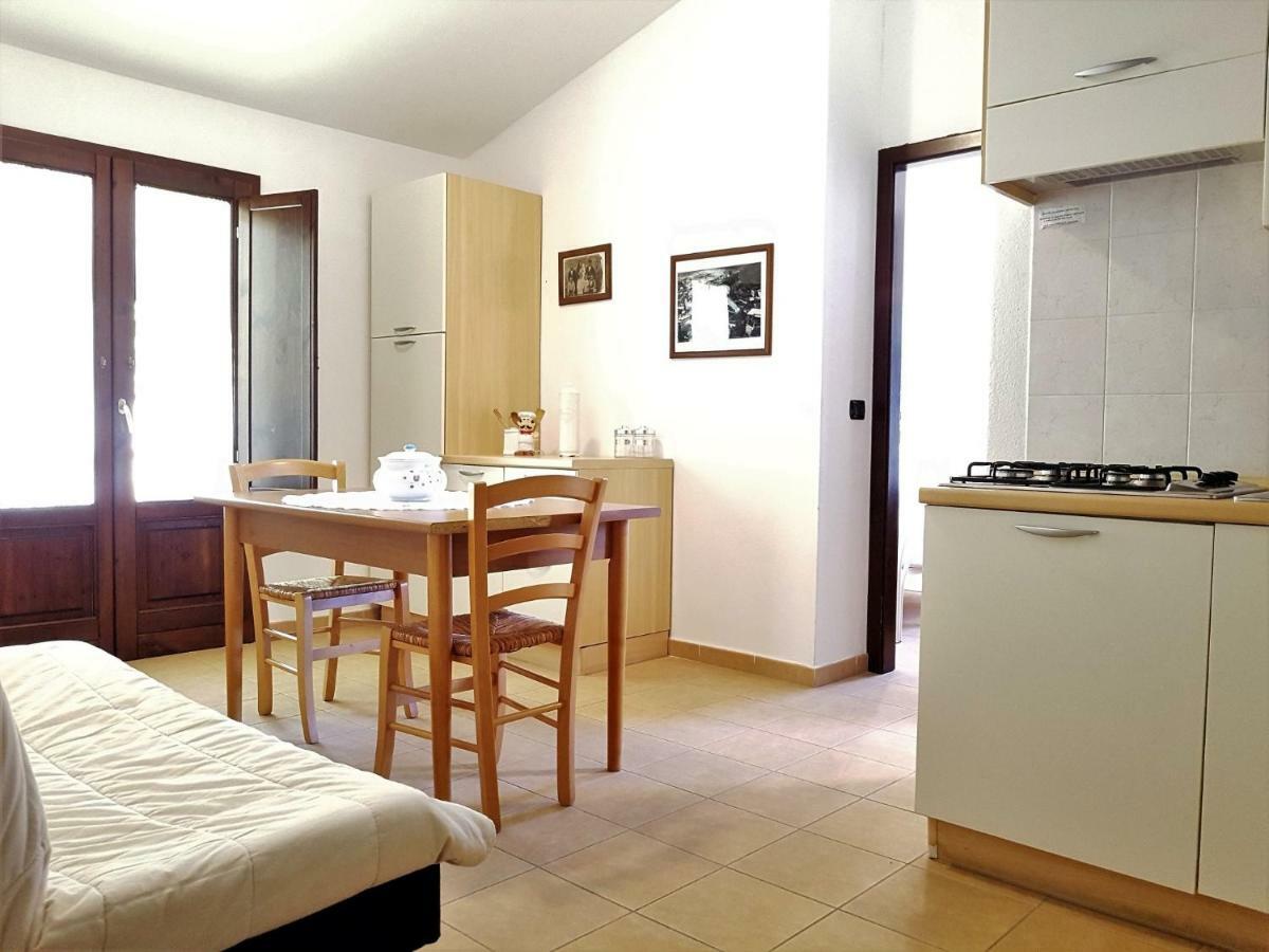 Su Pranu Hotel Onifai Bagian luar foto