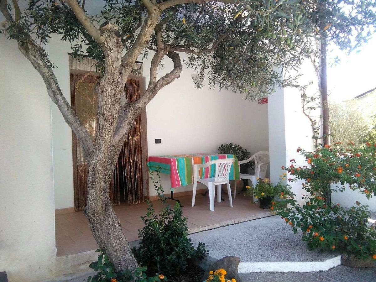 Su Pranu Hotel Onifai Bagian luar foto