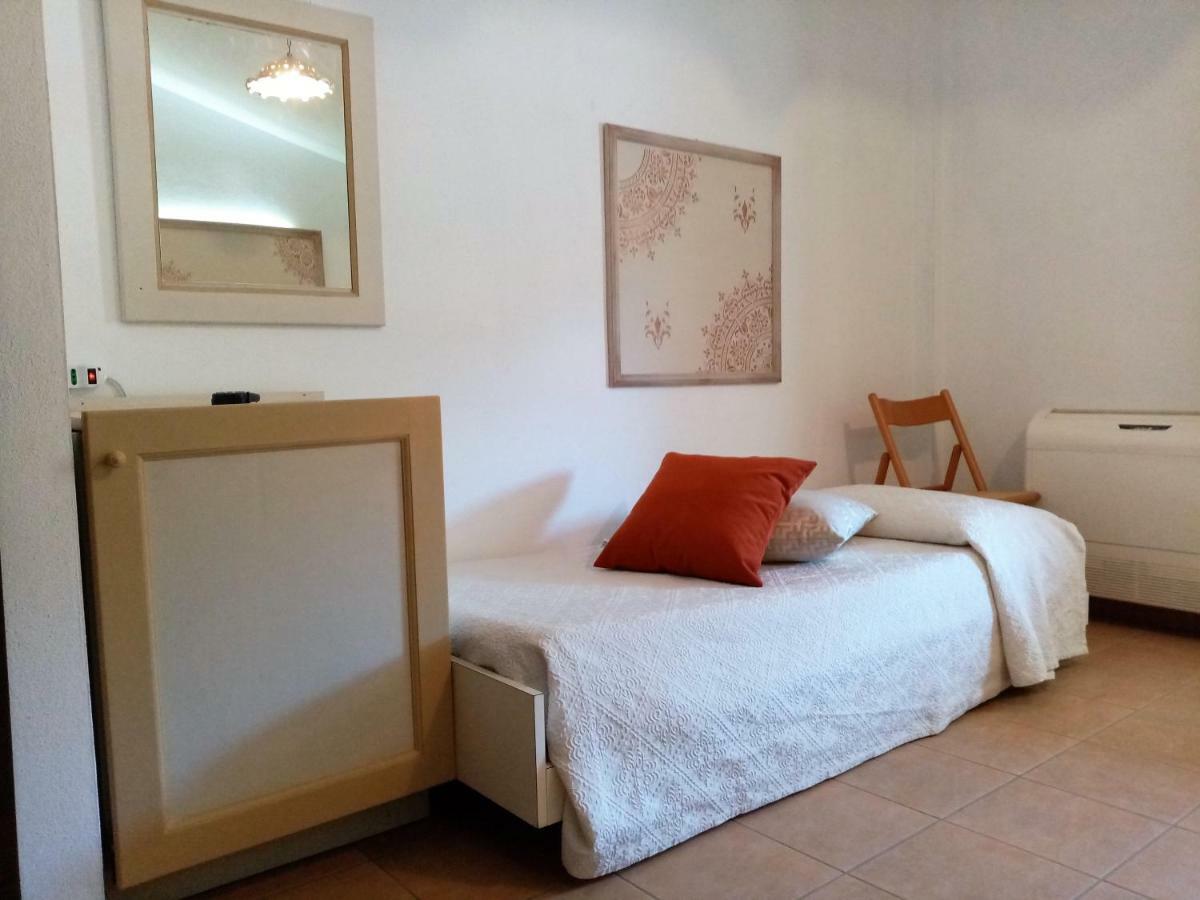 Su Pranu Hotel Onifai Bagian luar foto