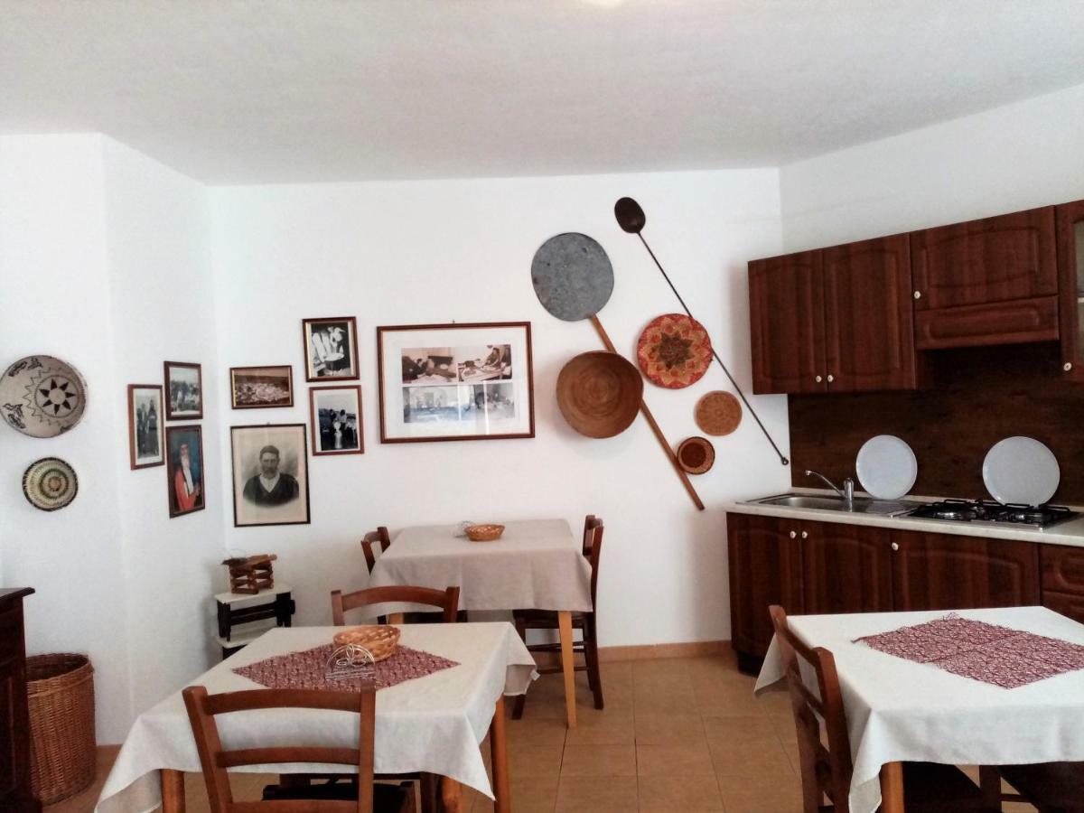 Su Pranu Hotel Onifai Bagian luar foto