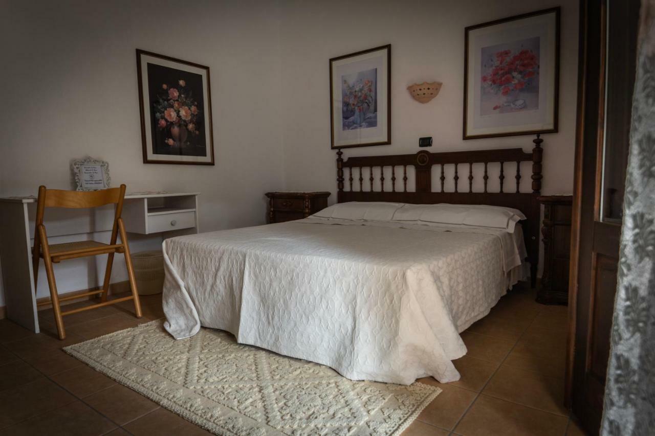 Su Pranu Hotel Onifai Bagian luar foto