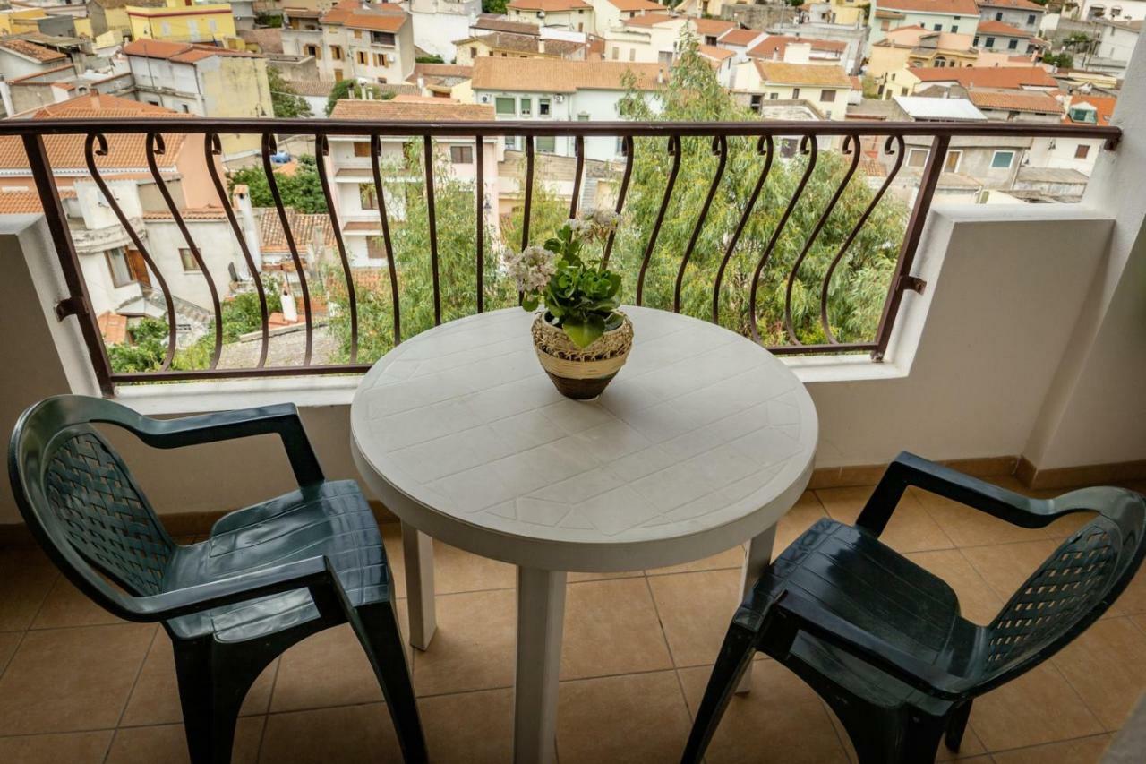 Su Pranu Hotel Onifai Bagian luar foto