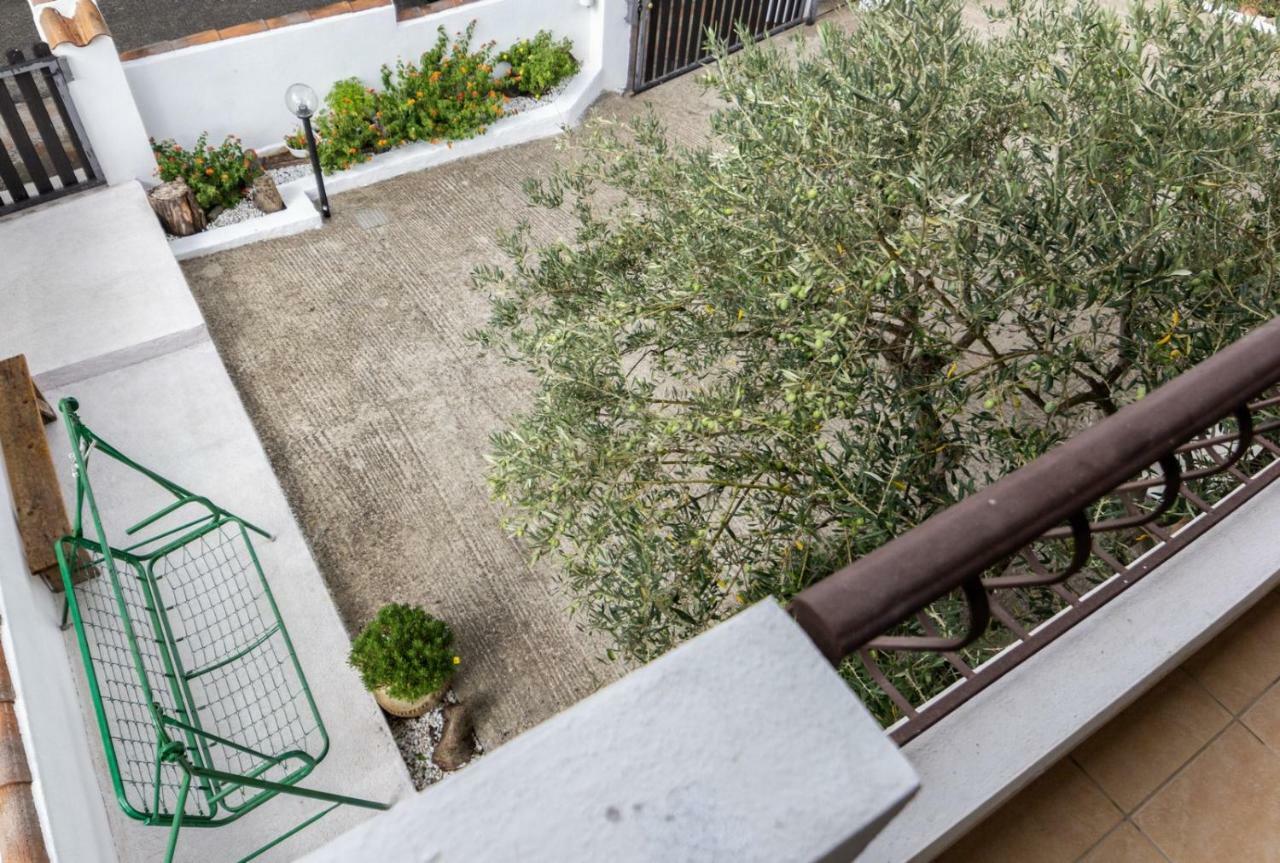 Su Pranu Hotel Onifai Bagian luar foto
