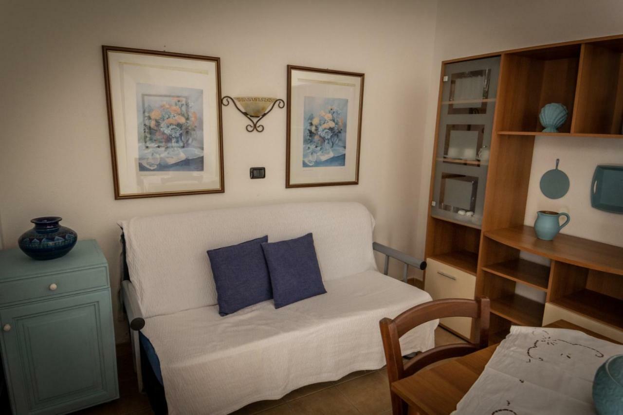 Su Pranu Hotel Onifai Bagian luar foto