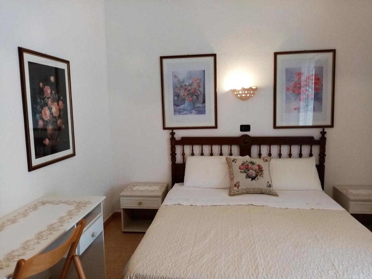 Su Pranu Hotel Onifai Bagian luar foto
